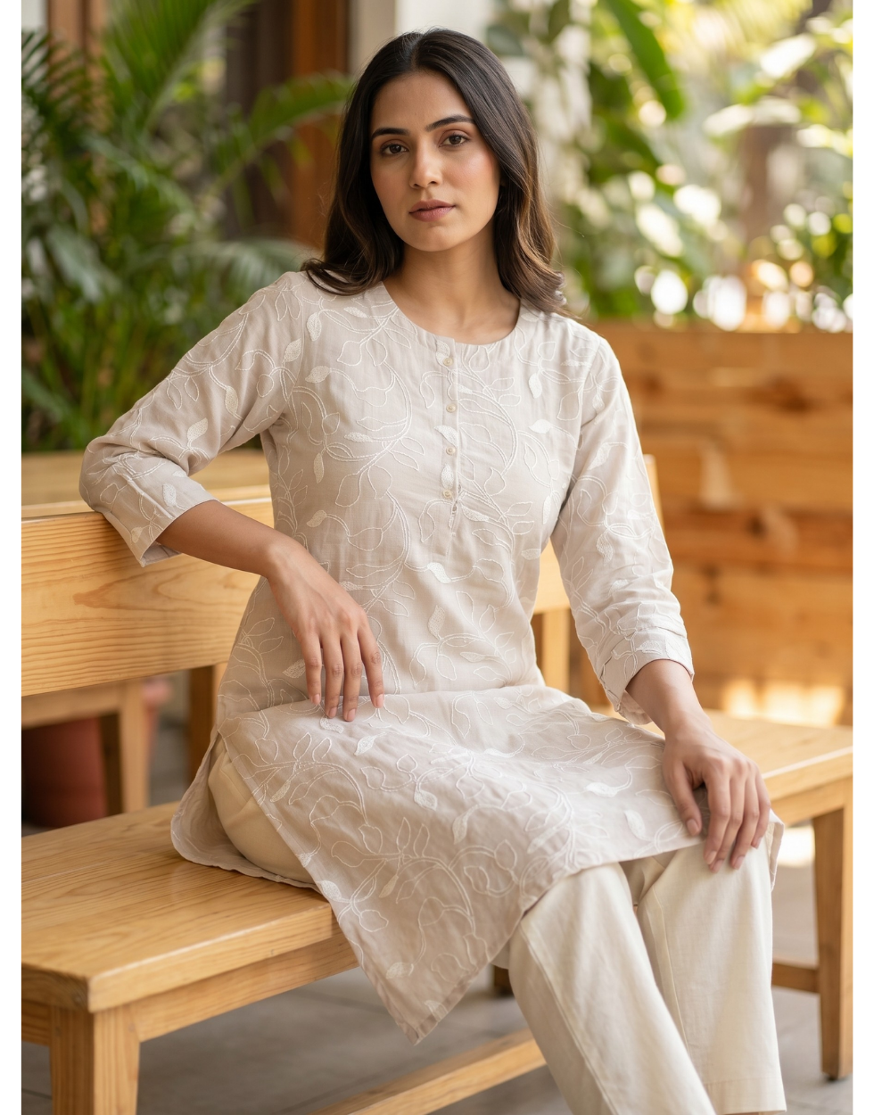 Revanta Off-White Cotton Slub Kurta – Subtle Thread-Work Vine Pattern – Contemporary Chic