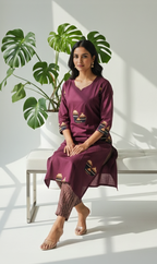 Dark Grape Red Cotton Matka Print Kurta Set with V-Neck, 3/4 Sleeves & Side Pocket